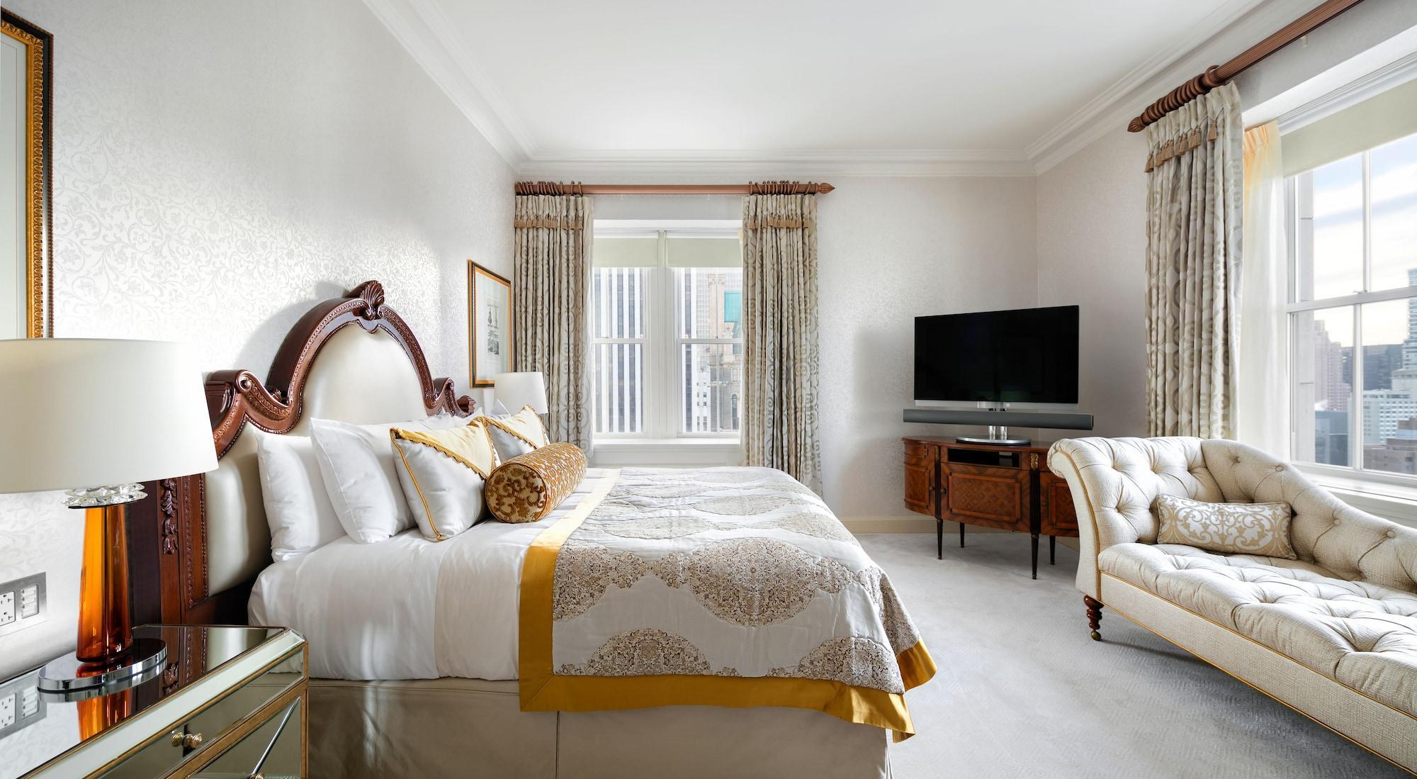 The Pierre, A Taj Hotel, New York Eksteriør bilde A bedroom at the hotel
