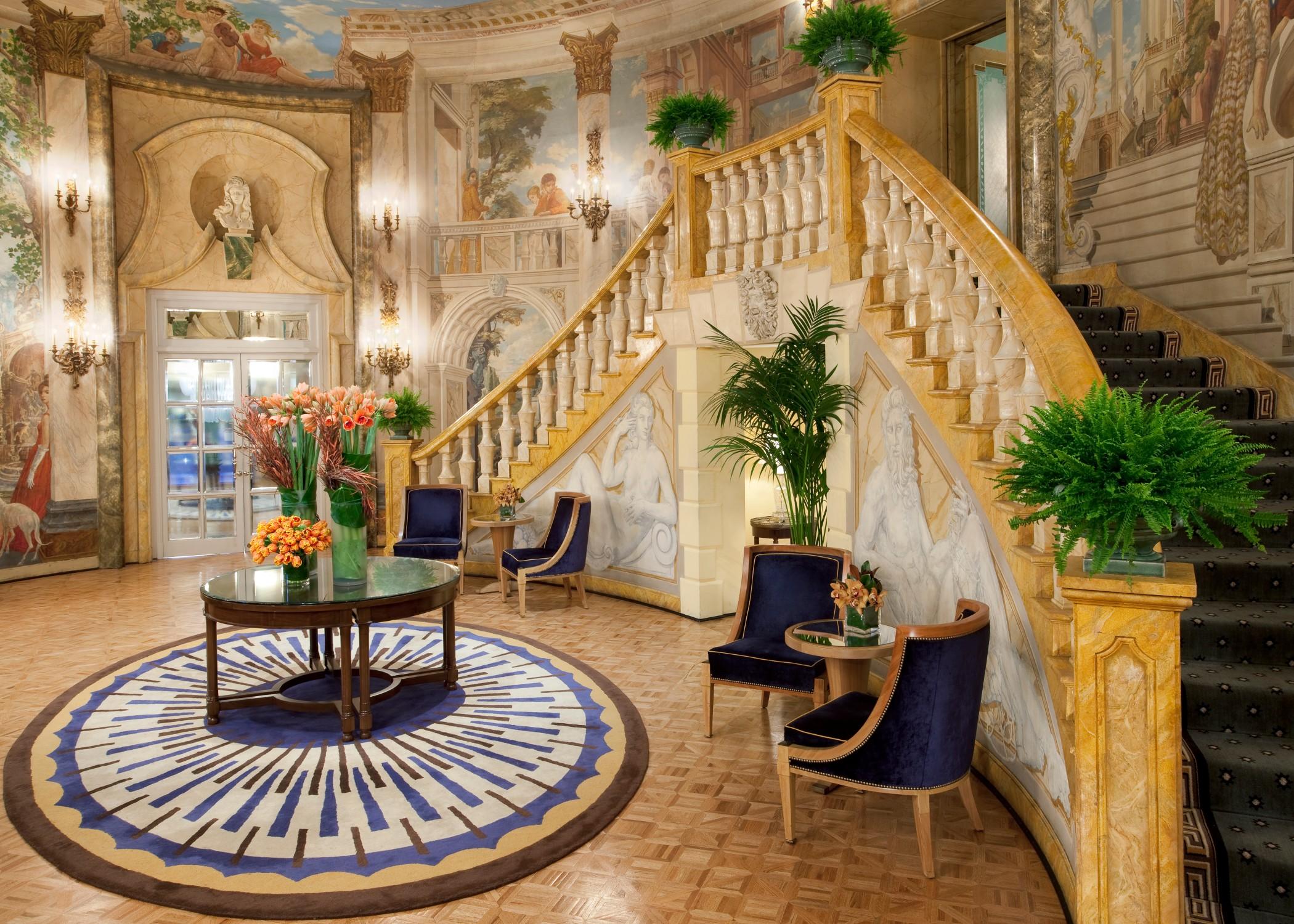 The Pierre, A Taj Hotel, New York Eksteriør bilde The lobby of the hotel