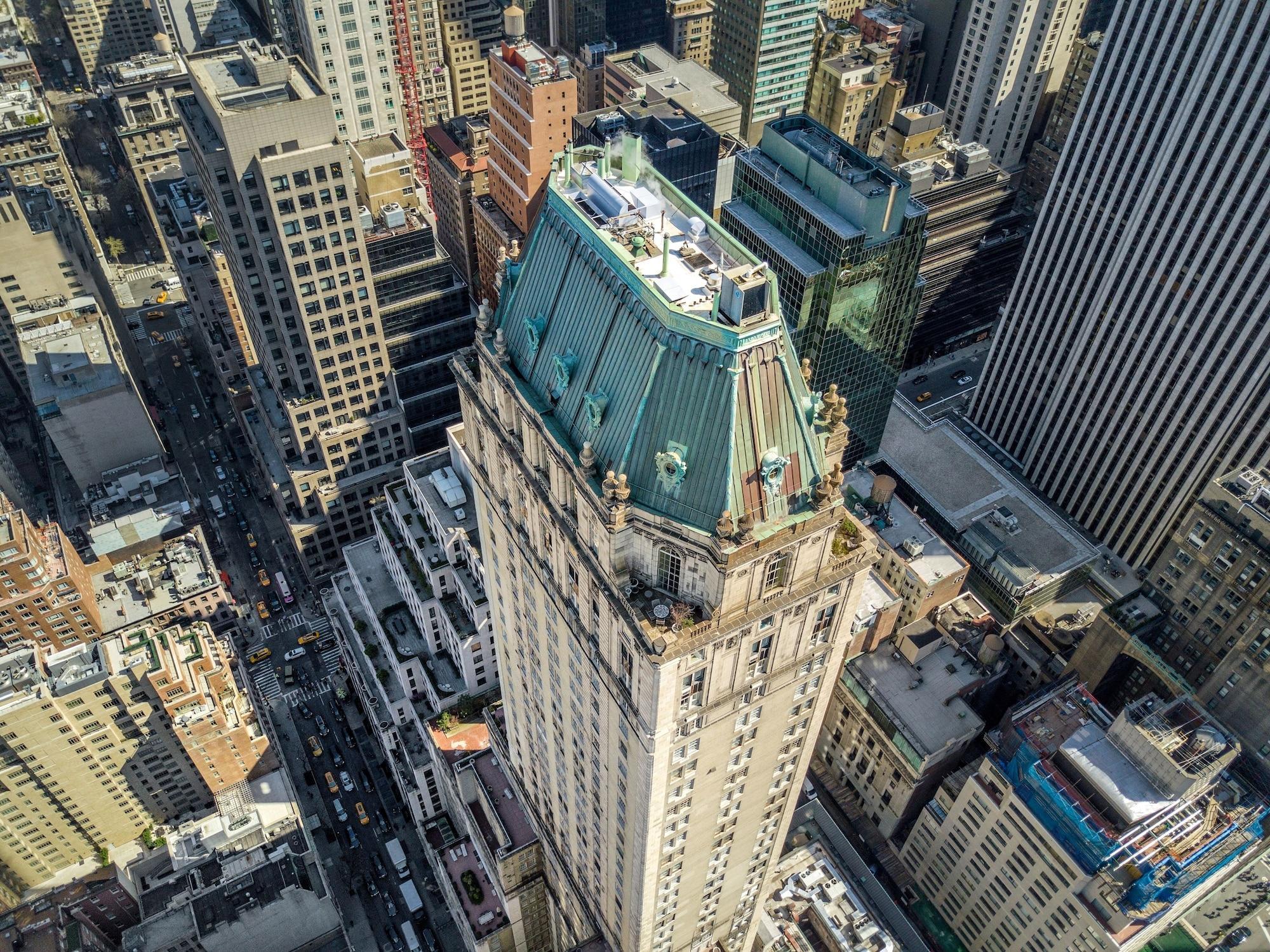 The Pierre, A Taj Hotel, New York Eksteriør bilde The top of the building