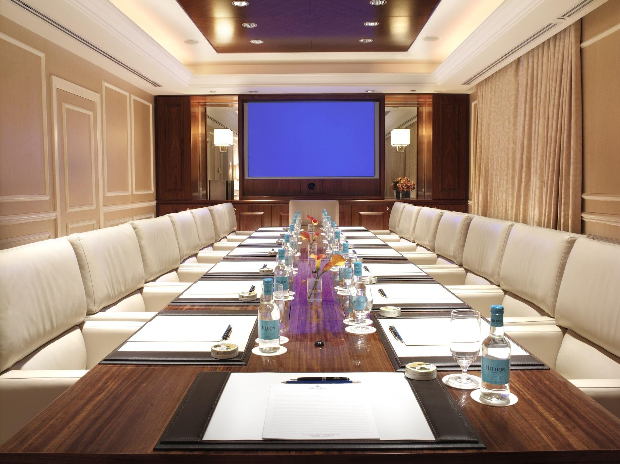 The Pierre, A Taj Hotel, New York Eksteriør bilde A boardroom at a hotel